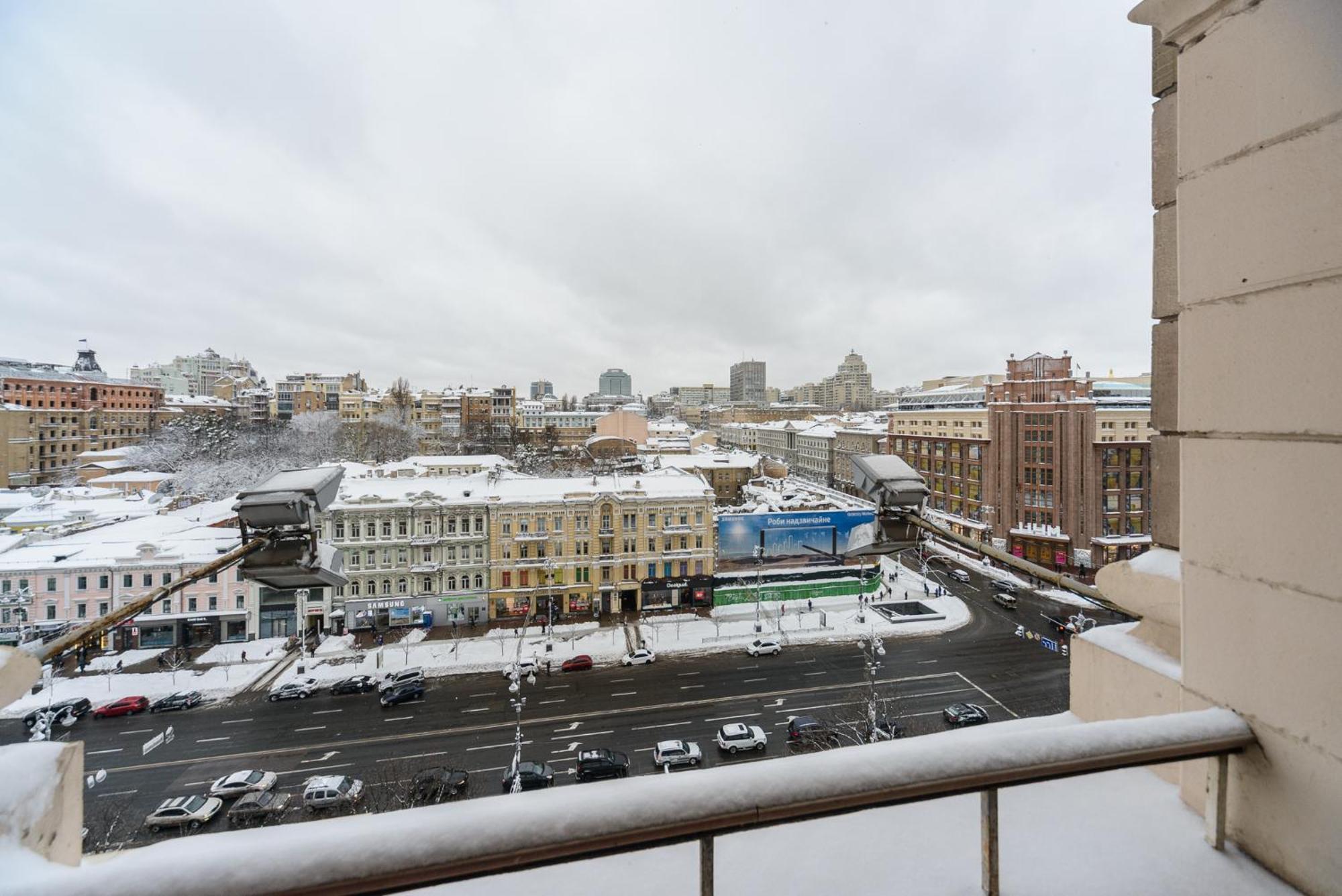 Apartments On Khreschatyk 27 Kyiv Exterior photo